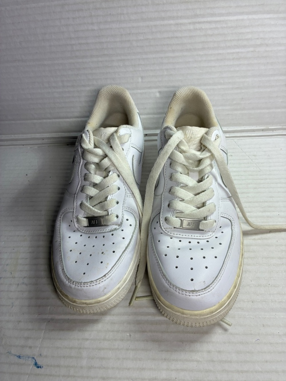 Nike White Sneakers USED SKU DD8959-100